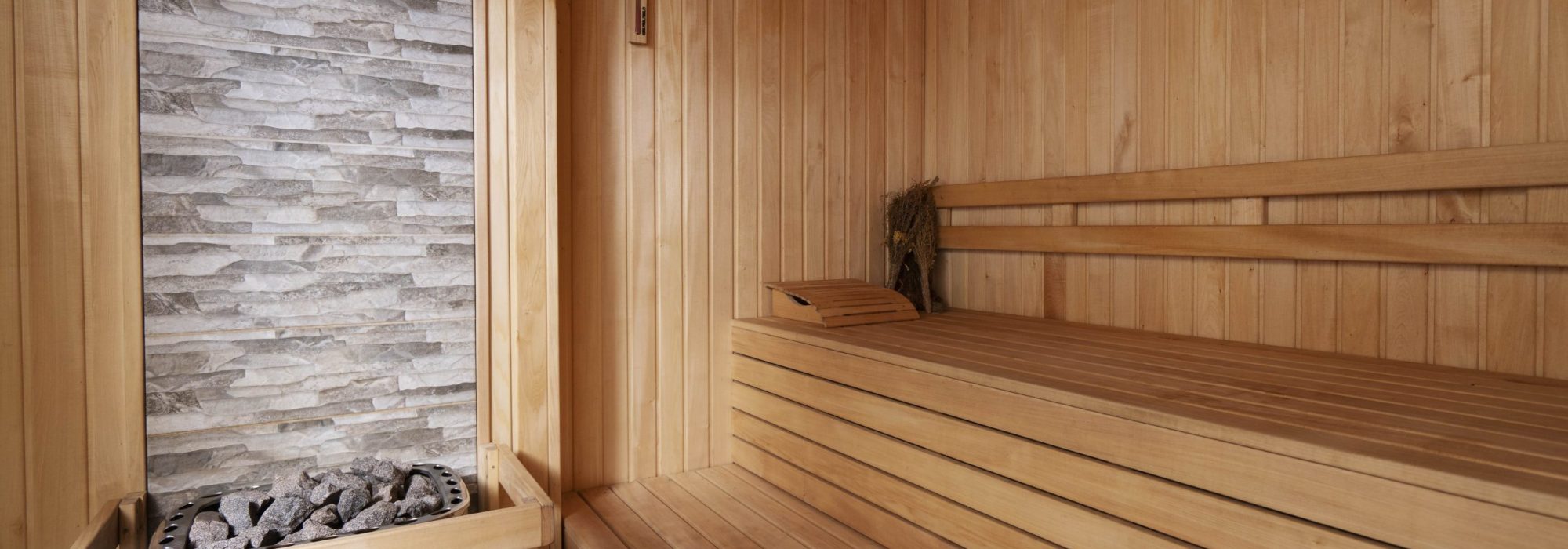 clean-empty-sauna-room-min